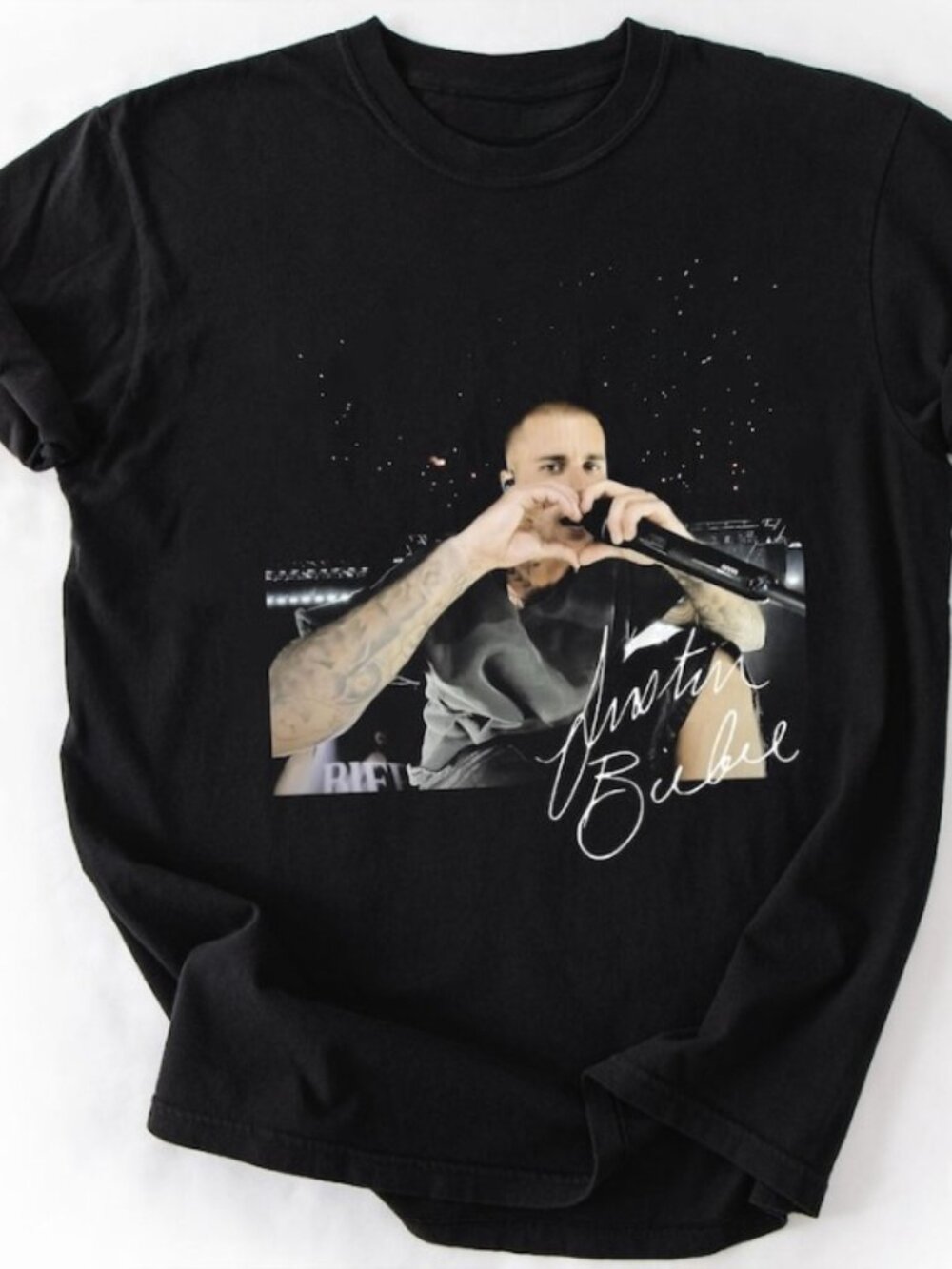 Justin Bieber Heart Sign Shirt, Retro Music T-Shirt, Tour 2026 Tee